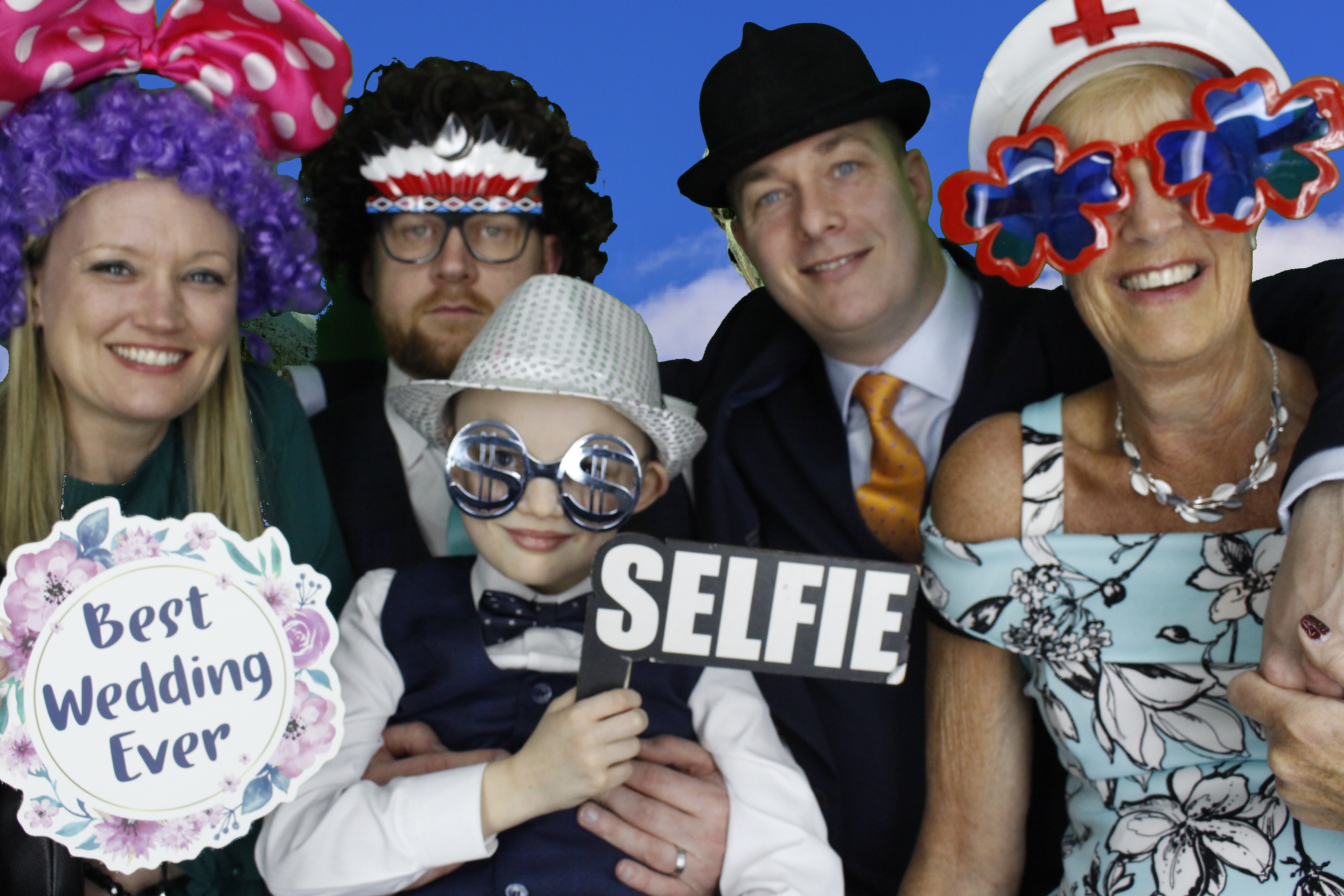 Mr & Mrs Mills | View more photos from the event at gallery.myphotoboothexperience.co.uk/u/MyPhotoBoothExperienceLtd/Mr-Mrs-Mills
